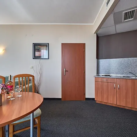 Mirabelle Aranyhomok